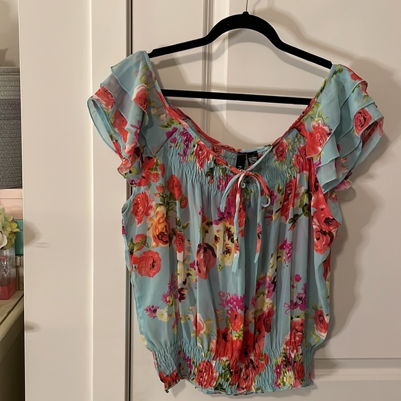 Blue Floral Off Shoulder or On Ruffle Sleeves Blouse - Picture 7 of 7